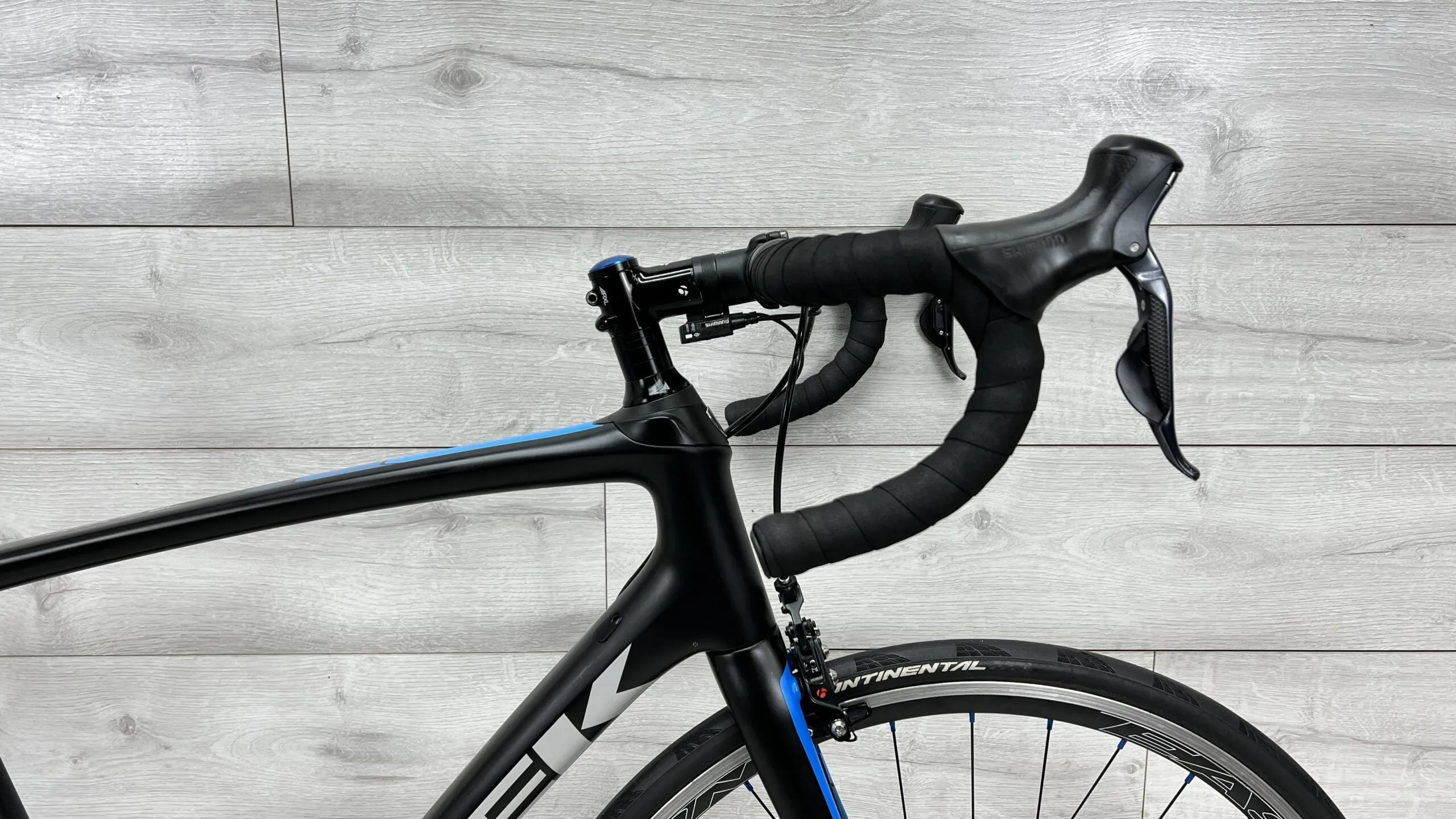 2017 Trek Domane SL 7  Road Bike - 56cm