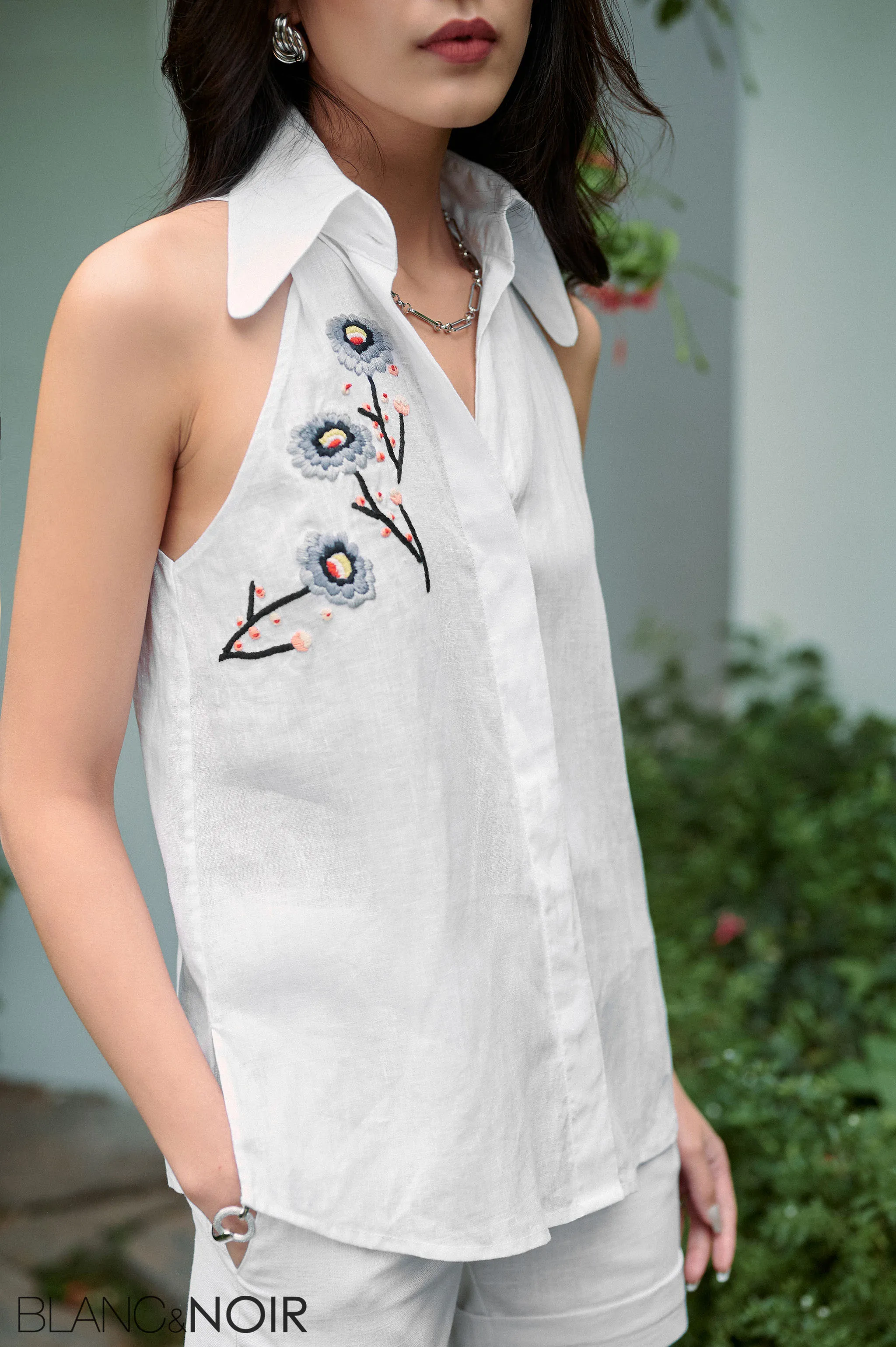 Embroidery White Sleeveless Linen Shirt SG