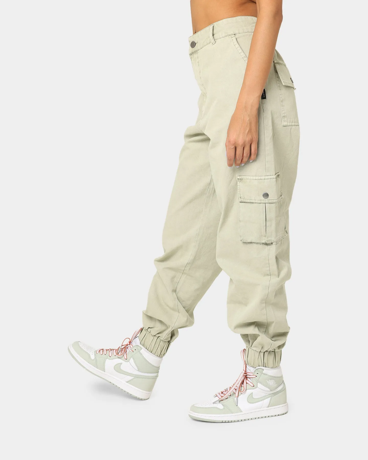 EN ES Women's Time To Go Cargo Pants Aloe Wash