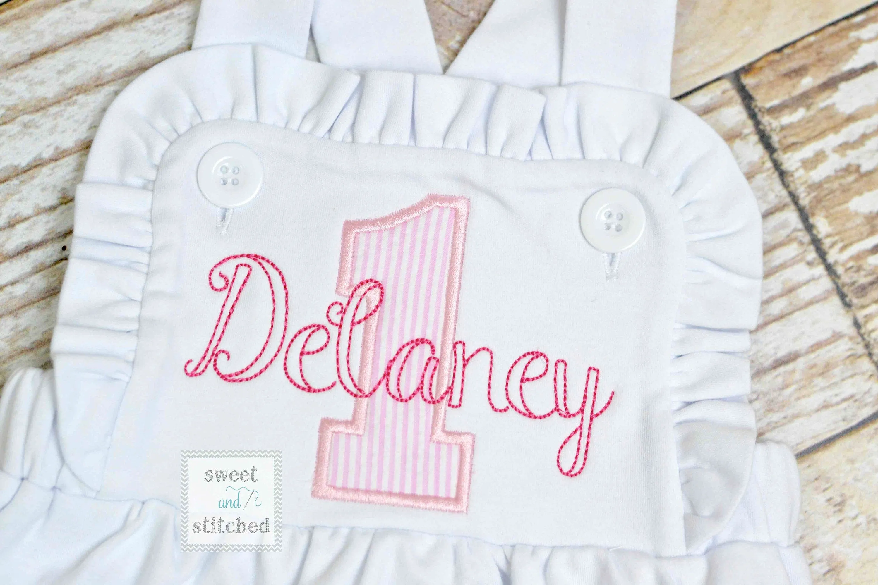 Monogrammed baby girl cake smash outfit with 1 and name, girls birthday bubble outfit, 1st birthday cake smash outfit, Girls birthday outfit