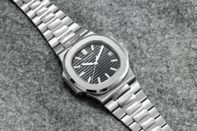 Patek Philippe Nautilus 'Jumbo' White Gold